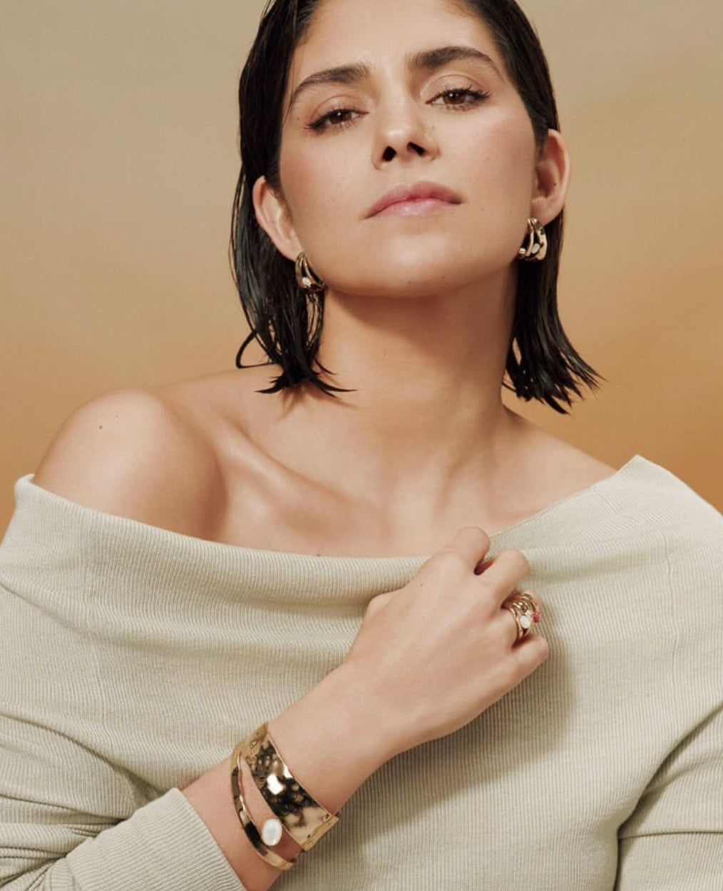 BRAZALETE IRREGULAR REFLEXE CON MADREPERLA BLANCA