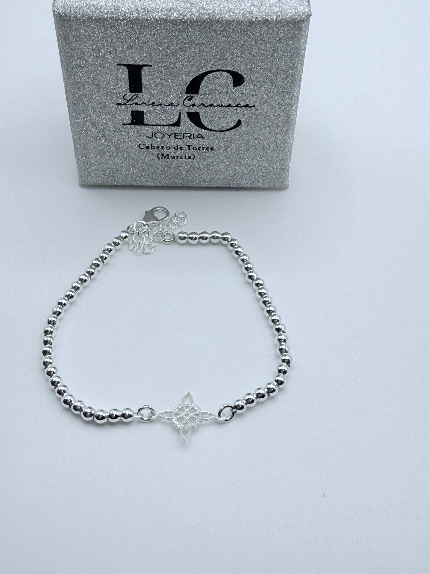 Pulsera bolas plata nudo de bruja