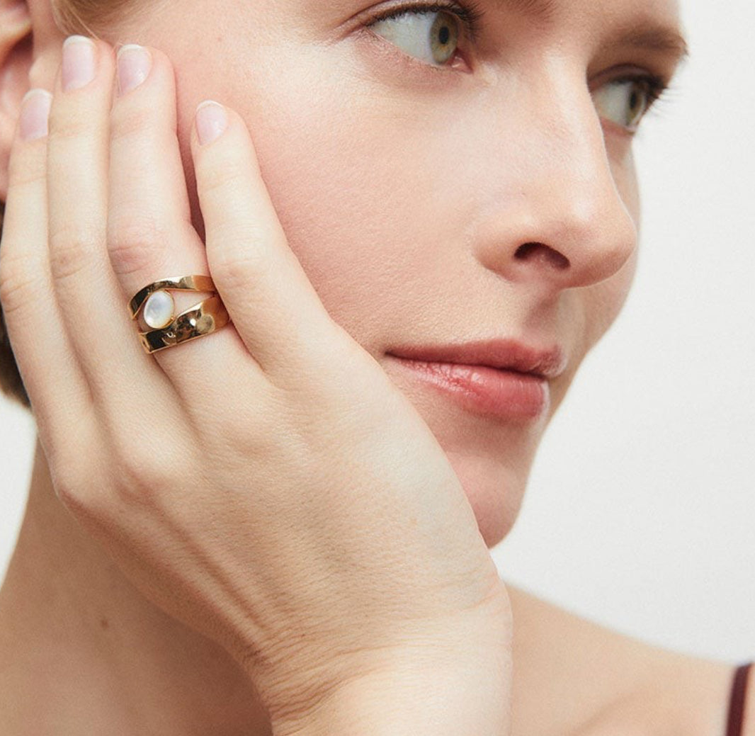 ANILLO REFLEXE CON MADREPERLA BLANCA