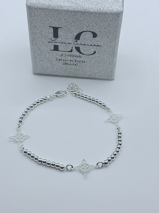 Pulsera plata bolas nudo de bruja