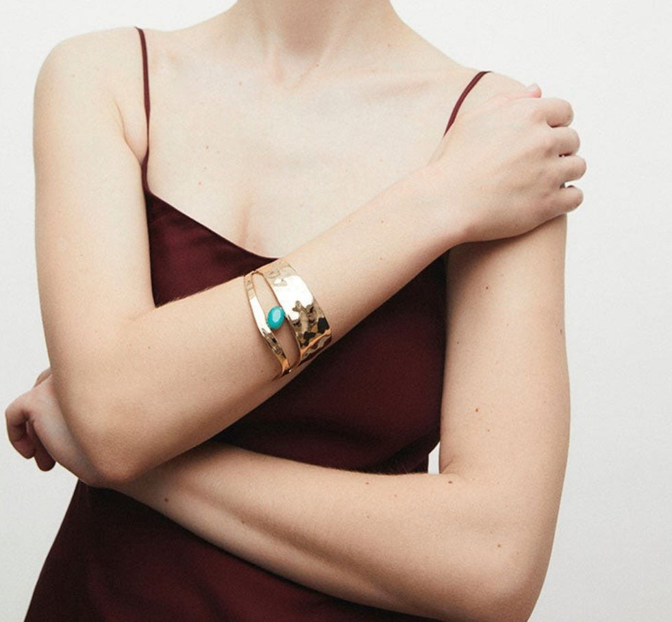 BRAZALETE IRREGULAR ILLETA CON ÁGATA TURQUESA